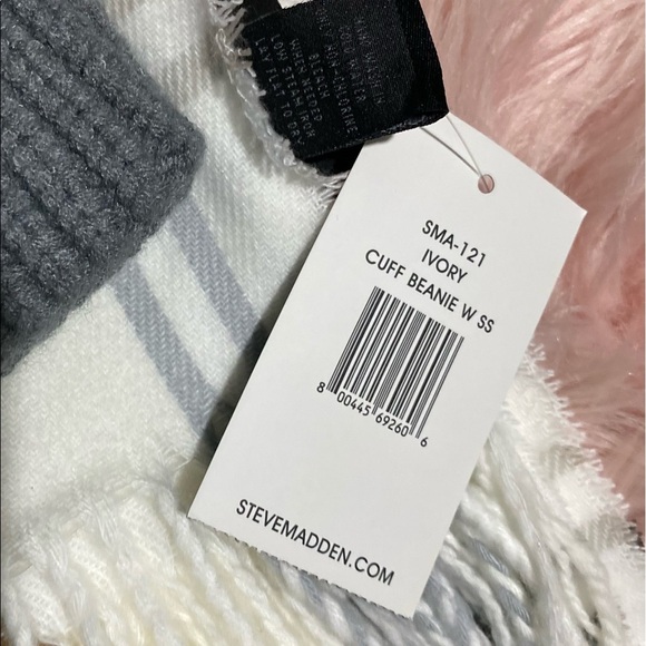 NWT Steve Madden Beanie & Scarf - Picture 2 of 2